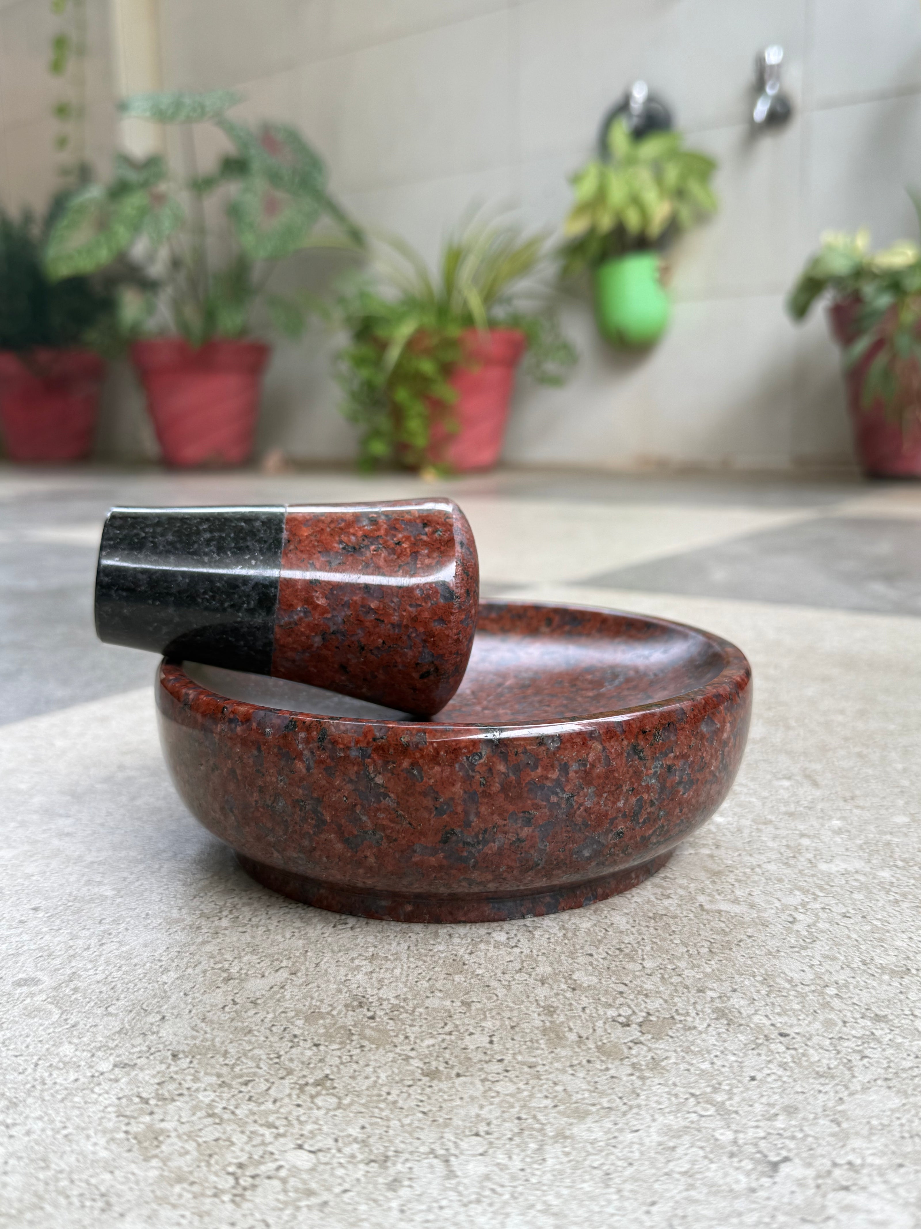 Double Tone mortar and pestle (Idikal) - Jet Black and Ruby Red Granite