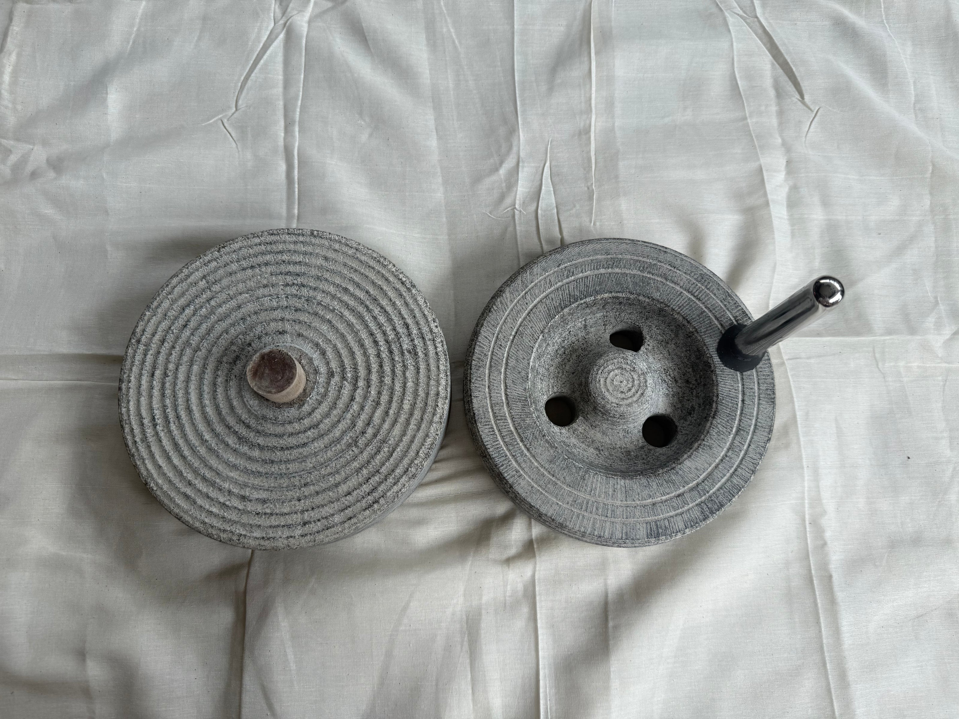 Karungal stone grain grinder / Thurukai / chakki