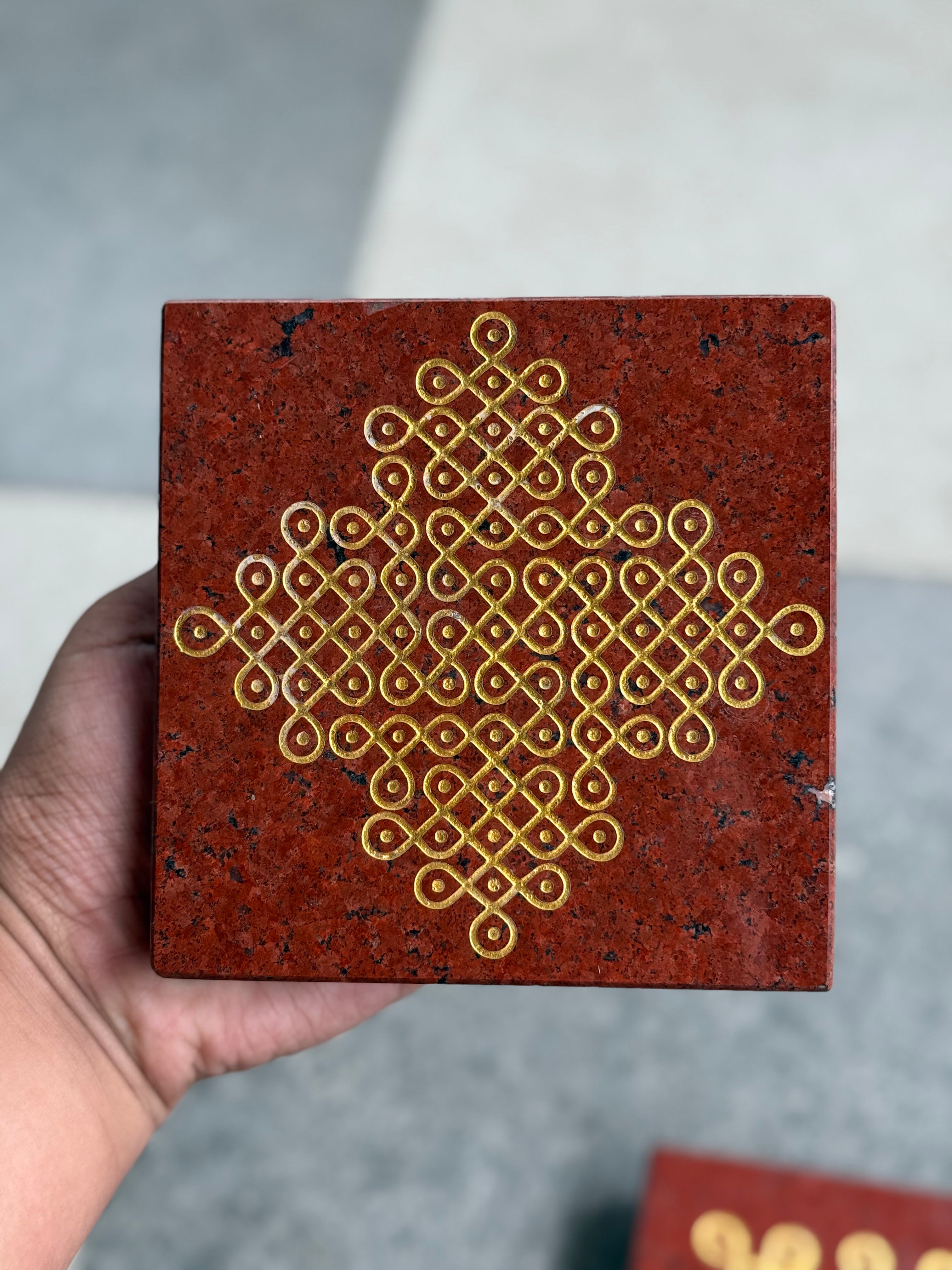 Diya stand - Kolam Design 1