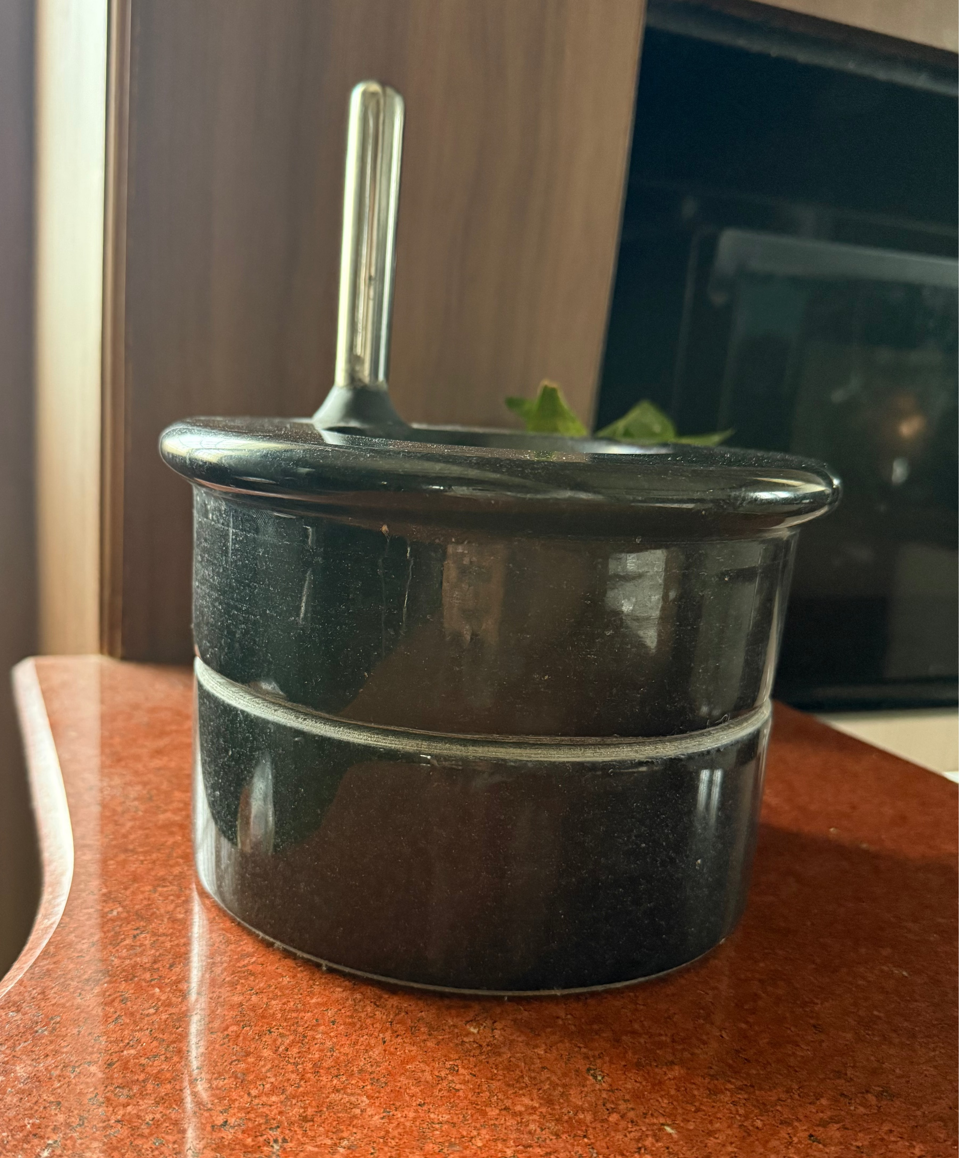 Raagi stone ( Black granite)