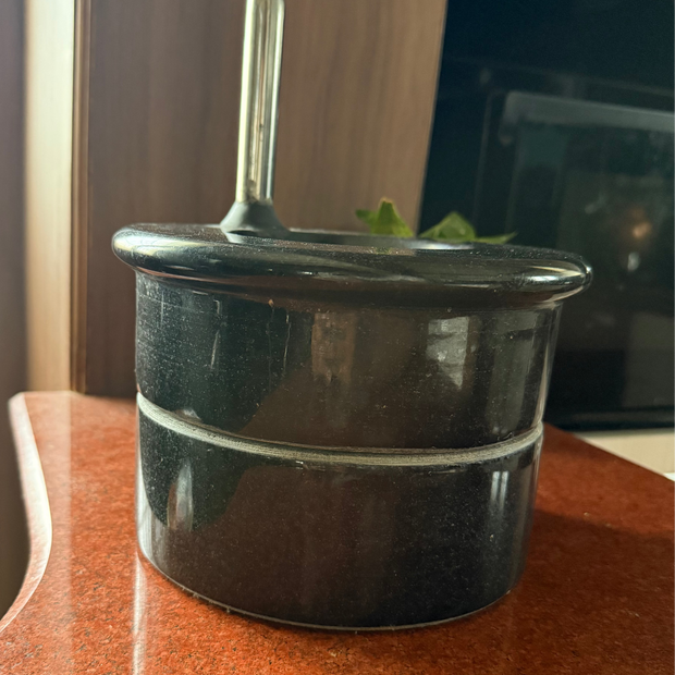 Raagi stone ( Black granite)