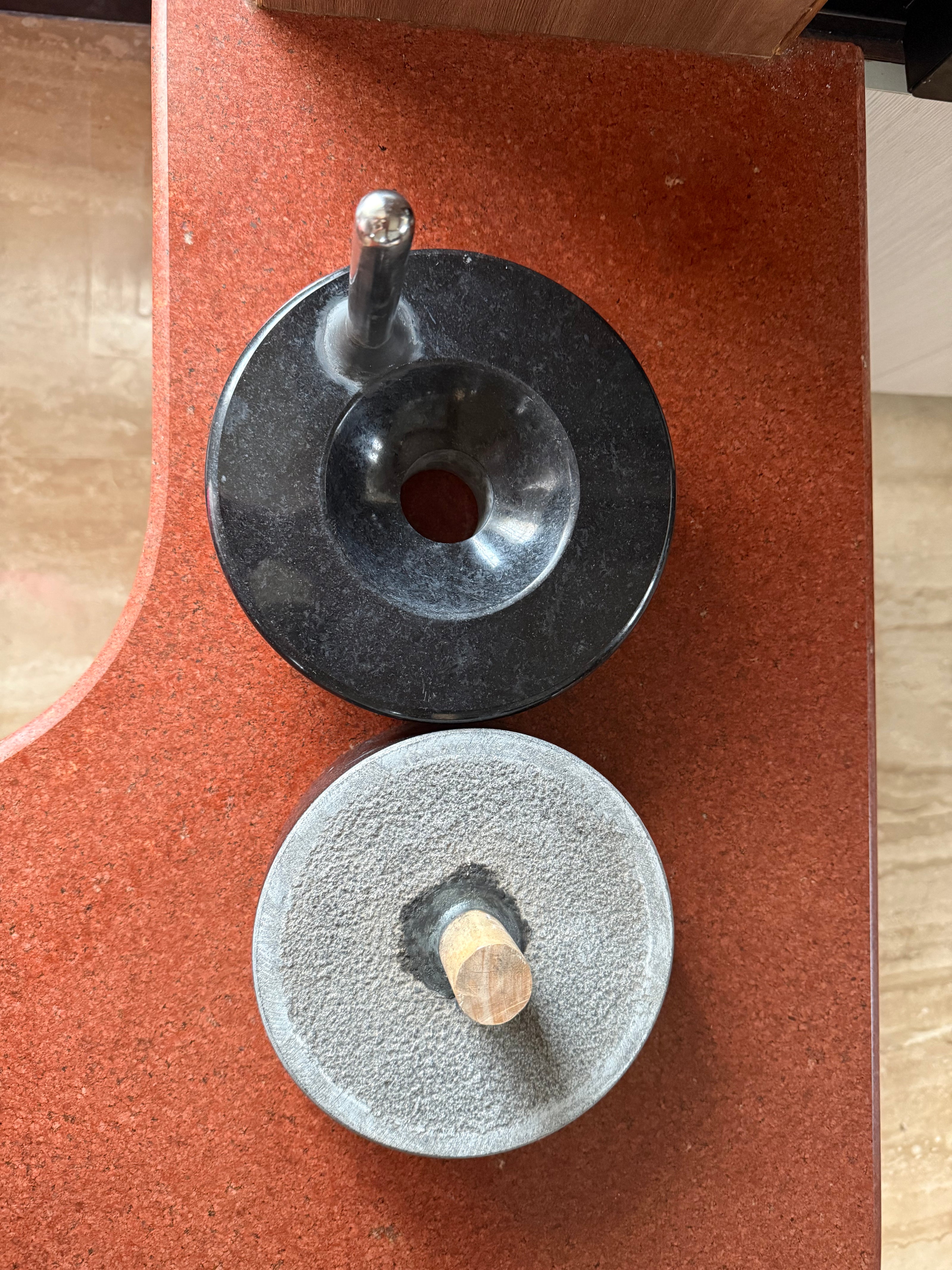Raagi stone ( Black granite)