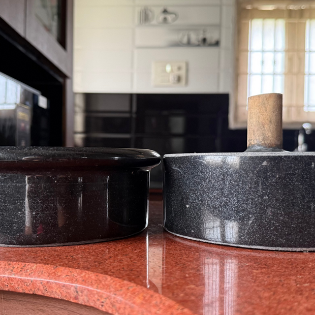 Raagi stone ( Black granite)