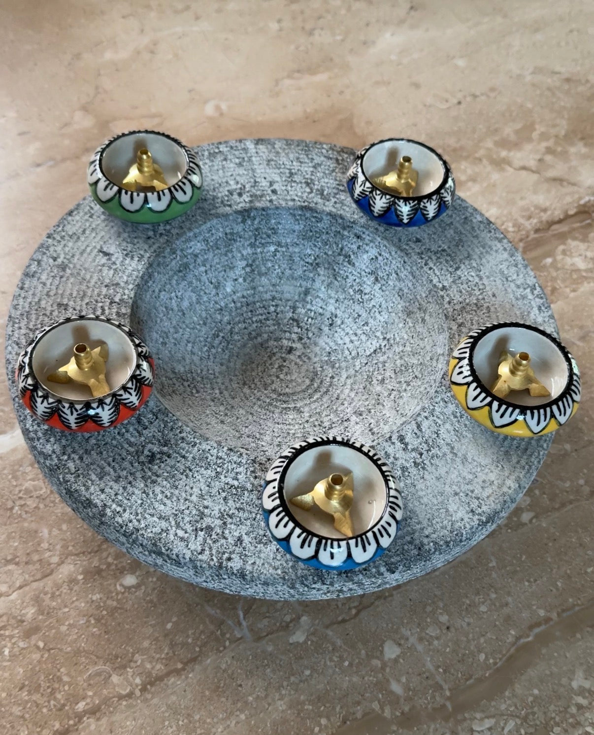 Karungal vastu bowl with 5 diya & wick holder